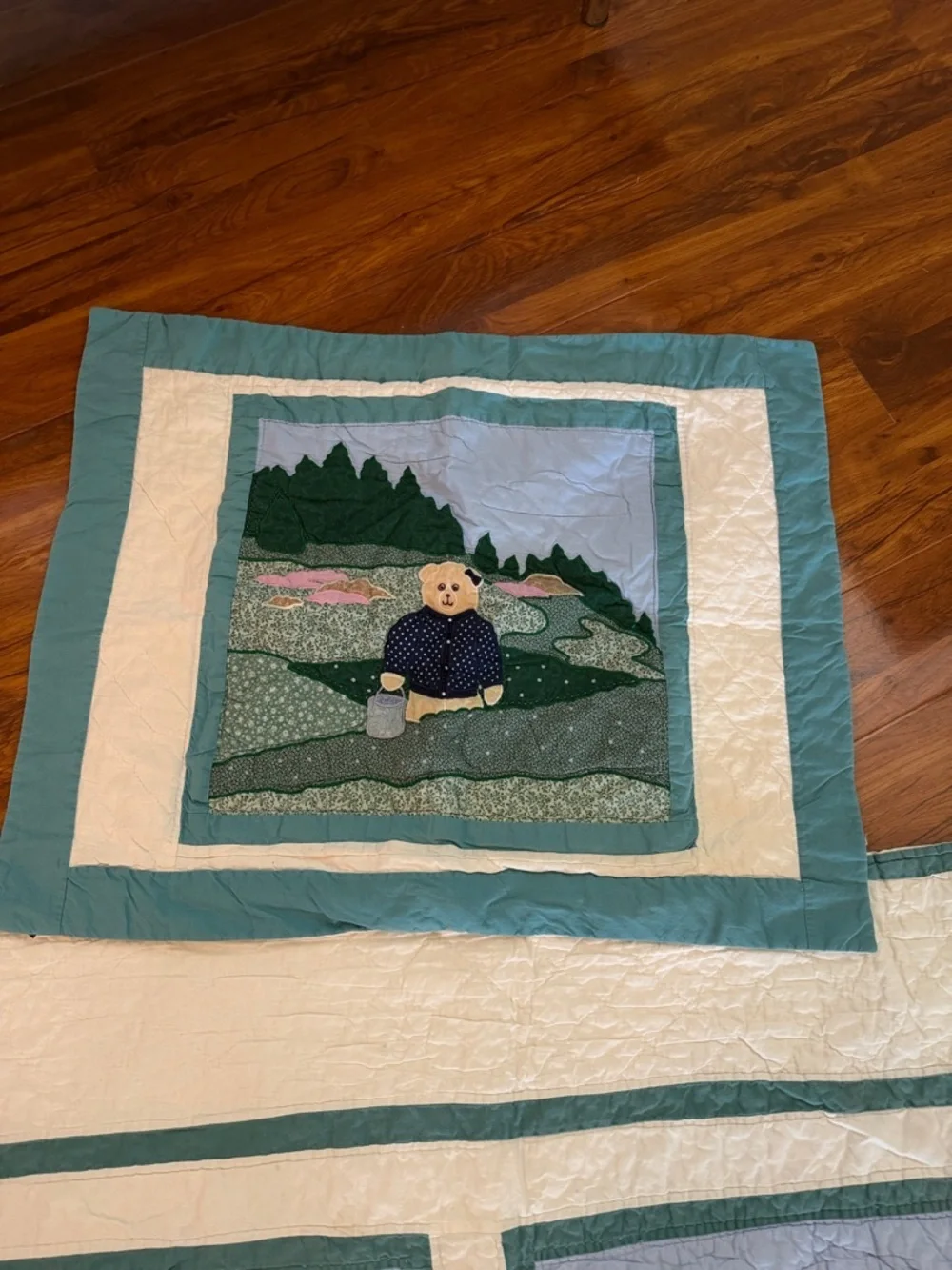 L.L. Bean Cream & Teal Patchwork Applique Quilt and Pillowcase